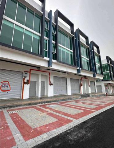 Next to Bank 3 Storey Shoplot Facing Main Road, Ayer Keroh 1
