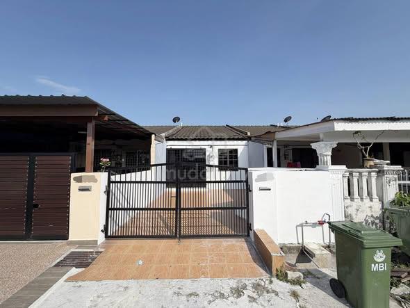 Renovated New Taman Pertama First Garden Single Storey Sale Silibin Bu 1