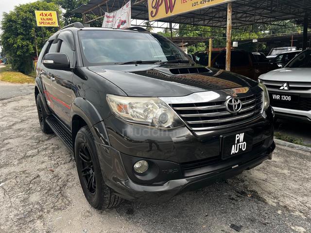 TOYOTA FORTUNER 2.5(A)TRD sport G VNT 4SPD 4X4 SUV - 4