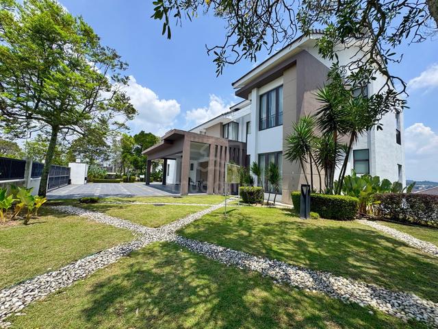 LUXURIOUS HILLTOP Double Storey Bungalow Bandar Seri Putra Bangi 1