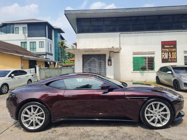 2018 Aston Martin DB11 5.2 V12 13K KM only - 2