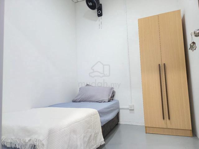Brand new room rental at Larkin perdana 1