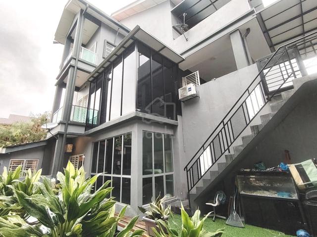 Corner Lot 2.5 Storey @ Taman Ukay Perdana I Renovated 1