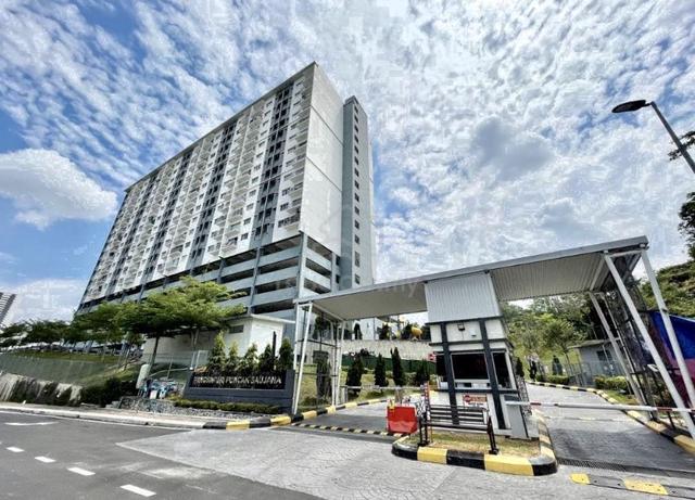 Puncak Saujana 1