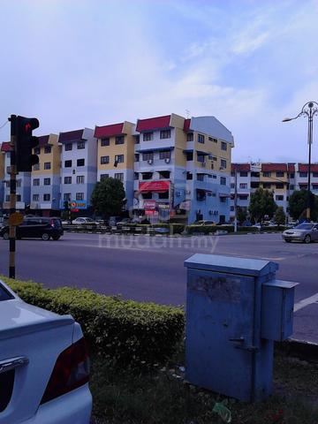 Rumah Pangsa Batu Berendam 1