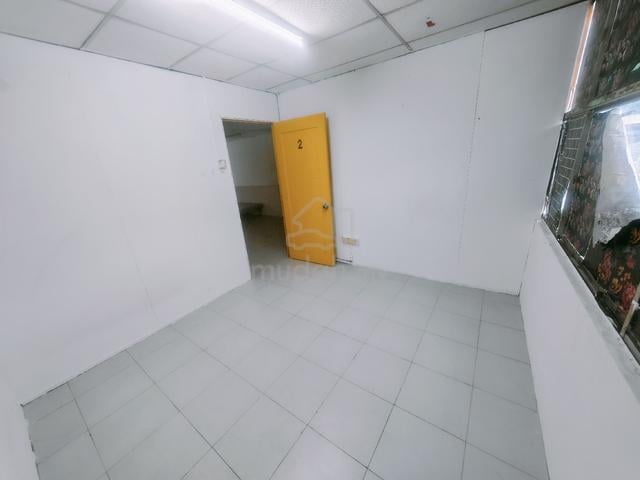 BILIK unt DISEWA (INDUSTRY
MALIM JAYA) 1