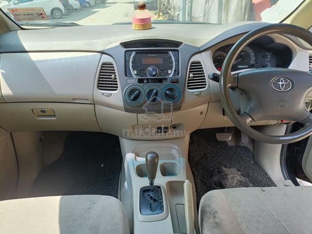 2011 Toyota INNOVA 2.0 E (A) - 5