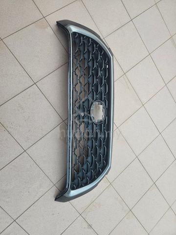 Toyota Corolla Cross Hybrid 2023/24 Headlamp Grill - photo 2 of 6