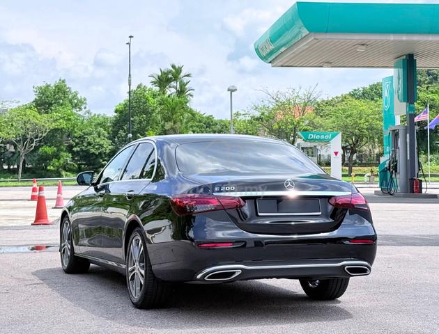 2021 Mercedes Benz E200 2.0 AVANTGARDE (CKD) (A) - 2
