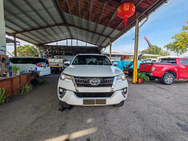 2017 Toyota FORTUNER 2.7 4x4 (A) TIP TOP CONDITION - 3
