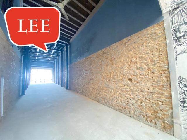 [ WELD QUAY ] ground floor shop 2000sf | facing mainroad nr jetty - HK 1