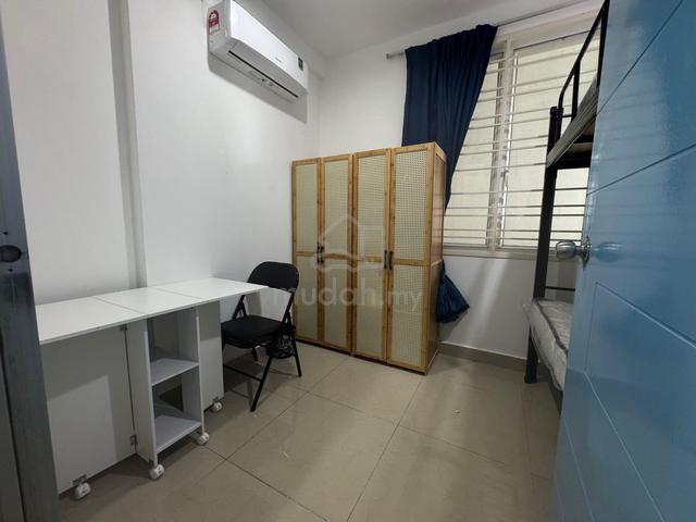 Menara U Deluxe Male / Female Sharing Room 1