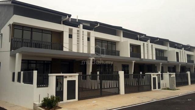 {Bandar Enstek Double Storey} Easy Access to KLIA Sepang✈️ 1