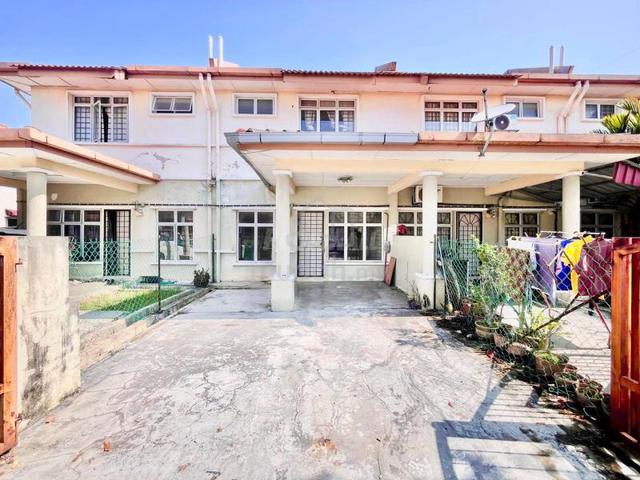 FOR RENT 💥 3R2B 💥 1.5 Storey Taman Impian Putra Kajang 1