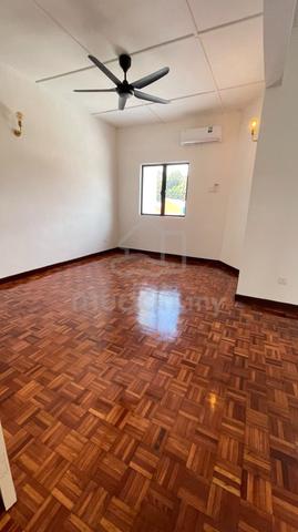 SS14 double storey house Move in condition 1