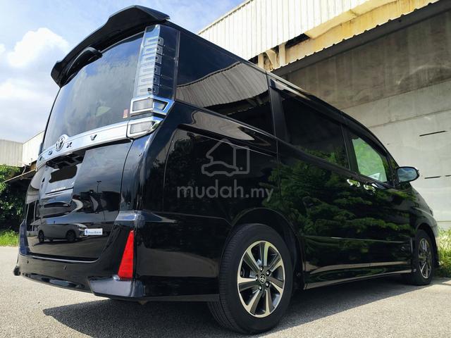 2021 Toyota VOXY 2.0 ZS KIRAMEKI III (A) - 4