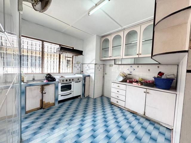 Flat Taman Ungku Tun Aminah 3