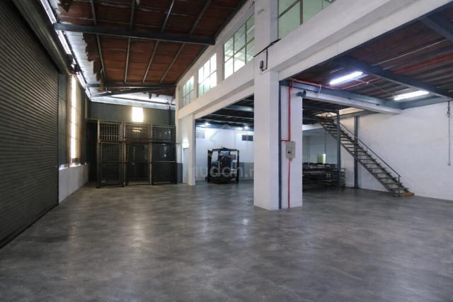 Below Value RM400K 2 Adjoining Factory 8590 sqft Industri Malim Jaya 1