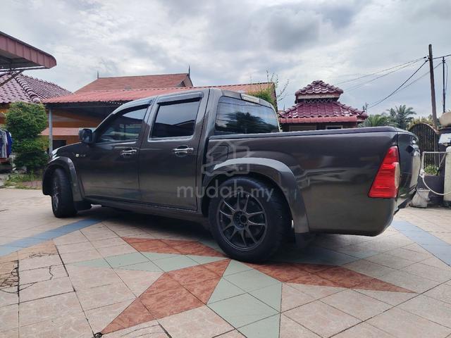 2010 Isuzu D-MAX 2.5 4x2 (STANDARD) (M) - 4