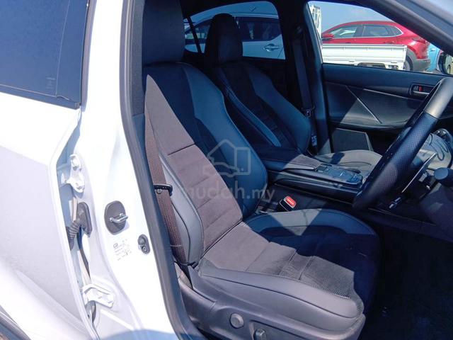 2023 BOOKNOW S/R Lexus IS300 F-SPORT M/BLACK III - 5