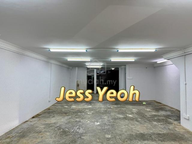 G floor Medan Angsana shoplot facing night market with back door 1