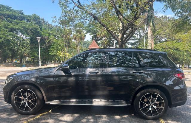 2022 Mercedes Benz GLC300 AMG (A) Direct owner - 3