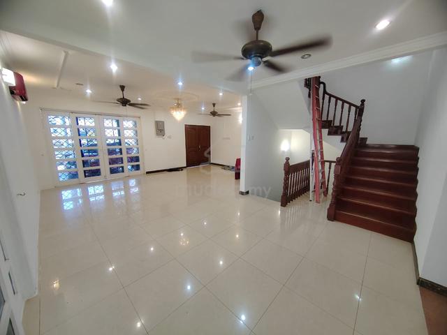 Batu Uban 2.5storey Semi-D Taman Century Gelugor|Fix 4car park 1