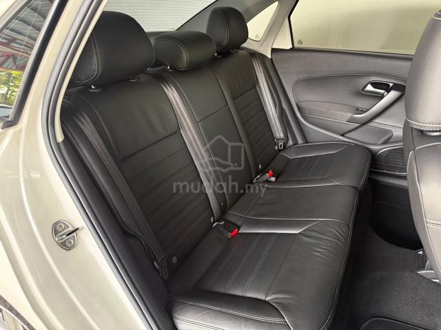 Volkswagen Vento 1.6 Comfortline (A) FL One Owner - 5