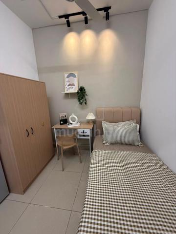 Cozy Room [Female Only] 700m to MRT Damansara Damai, Sg Buloh Kota Dam 1