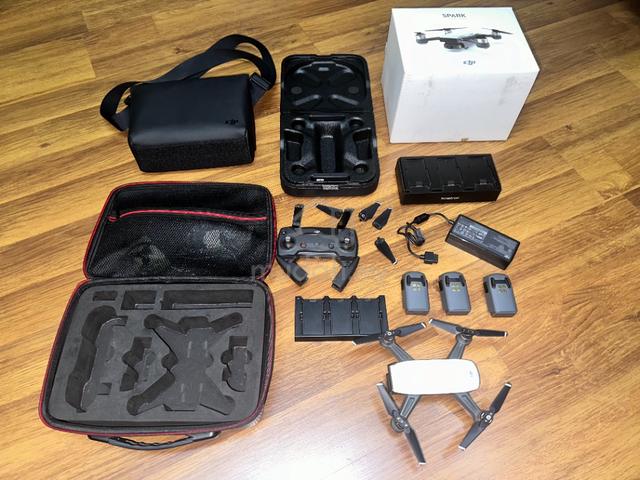 美品、最終値下げ)DJI spark ドローンセット 美品、最終値下げ)DJI spark ドローンセット
