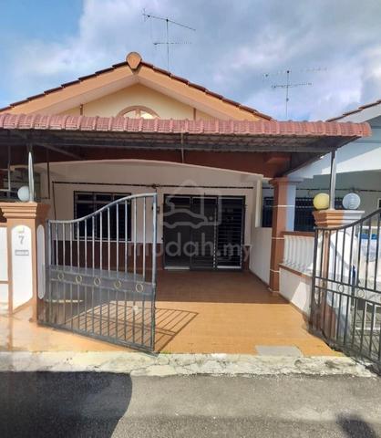 Kluang Taman Pelangi @Renovated Condition Single Storey Teres for Rent 1