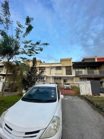 Room female near Gelang Patah 1