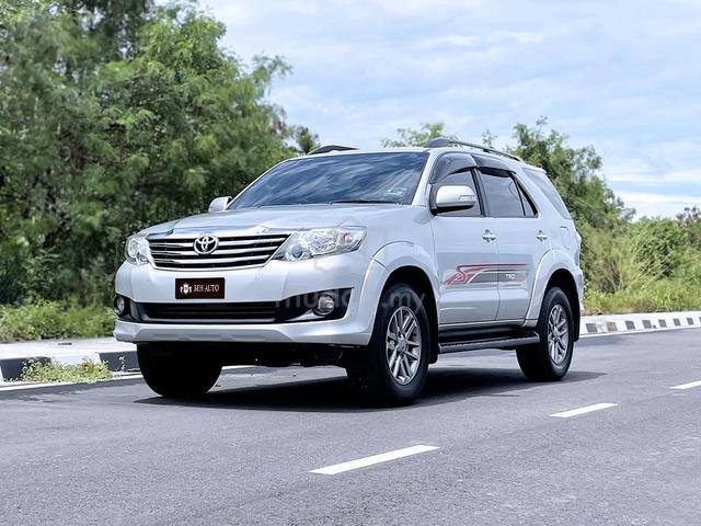 2015 Toyota FORTUNER 2.7 V (A) Facelift - 1