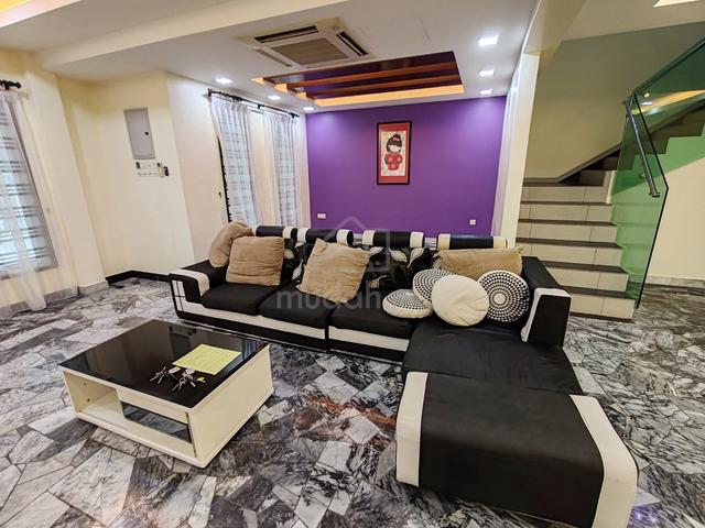 Ujong Pasir endlot house 1