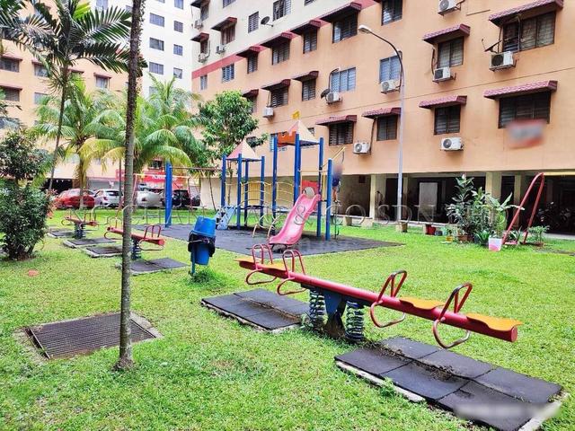 Aman Putra Apartment 1