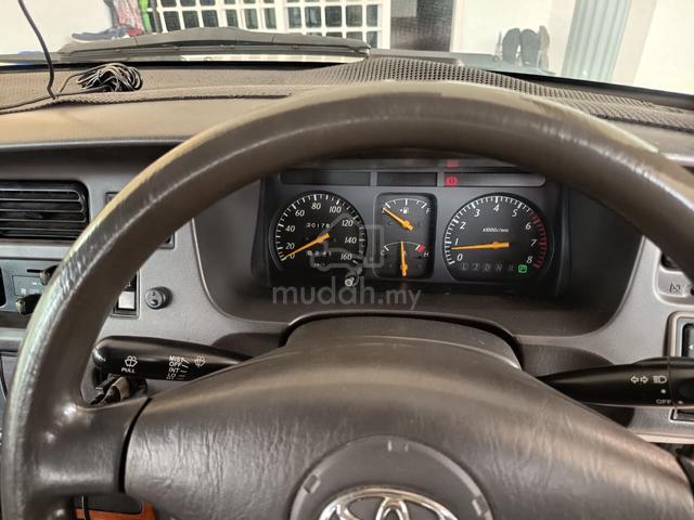 2004 Toyota UNSER 1.8 LGX (A) - 5