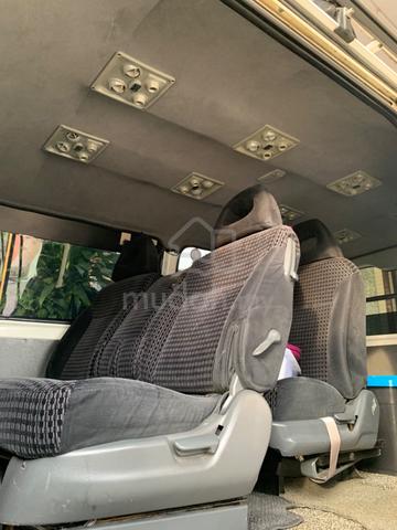 2009 Toyota HIACE 2.5 (M) - 5