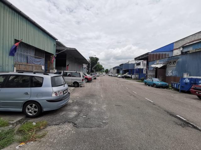 Sri Yaacob Jalan Satria X Nusa Bestari 1.5 Storey Terrace Factory Rent 1