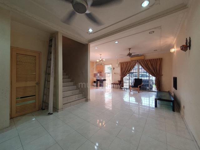 Renovated 2 Storey Terrace Jalan Kristal Seksyen 7 Shah Alam  3
