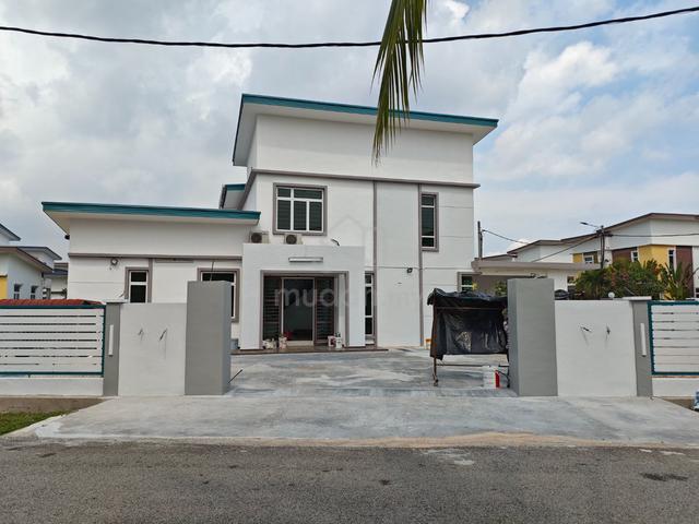 6BR Guarded Bungalow|Newly Refurbish|6-CarPark|Tmn Paya Rumput Perdana 1