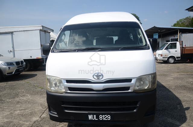 2010 Toyota HIACE 2.5D WINDOW VAN 11 Seater - 2