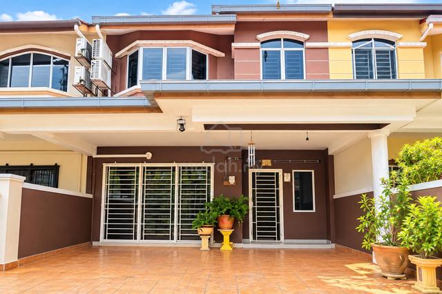 FREEHOLD 20x65 Renovated 2 Storey House Taman Sri Putra 2 Sungai Buloh 1