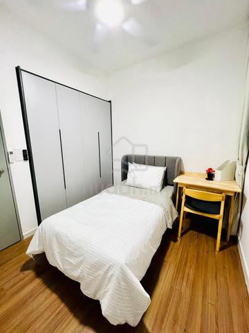 M Vertica Middle Room for Rent MRT Maluri 1