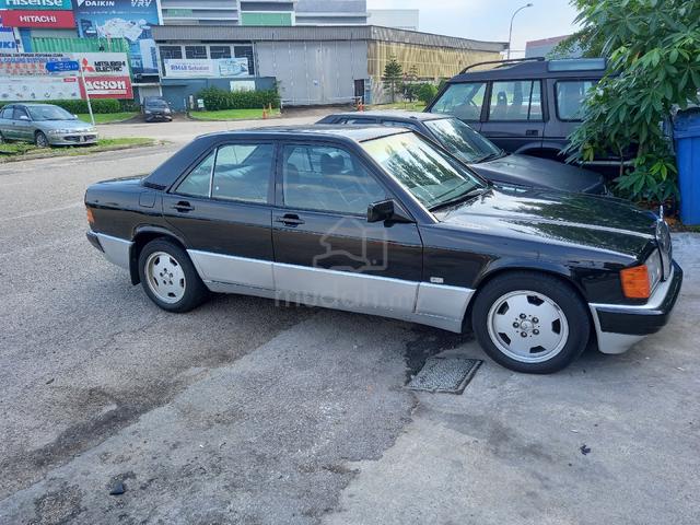 Mercedes Benz 190E (A) - 2