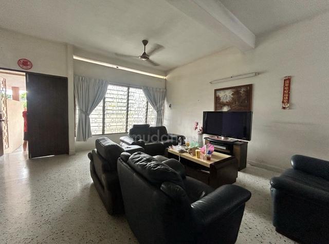 2 storey terrace Jalan C.O.Lim Pulau Tikus concrete flooring 1