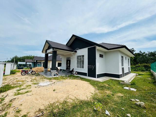 BANGLO KG BANGGOL SAMAN BERHAMPiRN EXIT HIGHWAY BUKIT MERBAU KOK LANAS 4
