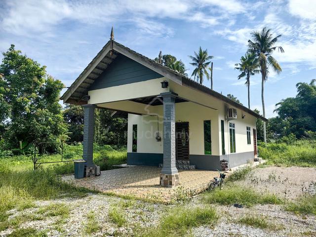 Rumah BANGLO MAMPU MILIK KG PADANG MENGKUANG BUKIT PAYUNG MARANG 1