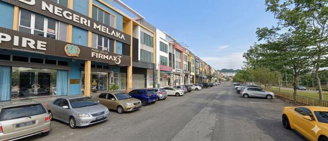 3 Storey Corner Shoplot Pusat Perniagaan Putra Sentosa Bukit Baru 1