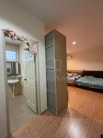 Furnished and well maintained Double Storey House at Uni Garden 5