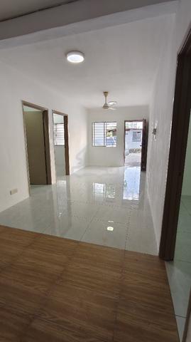 Taman Putra Budiman Flat 1